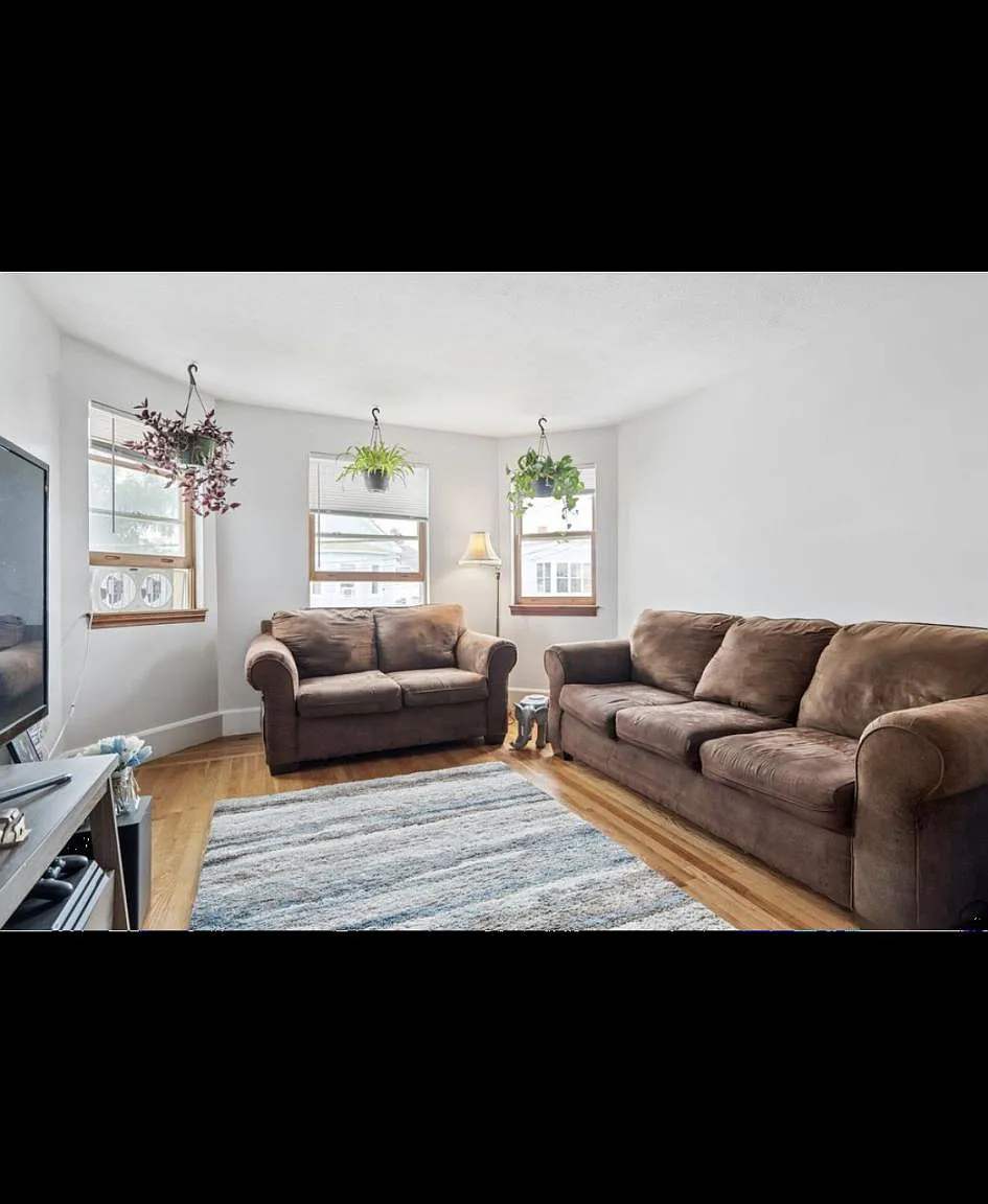 2 bed, 1000 sqft, $2,200 — Photo 4
