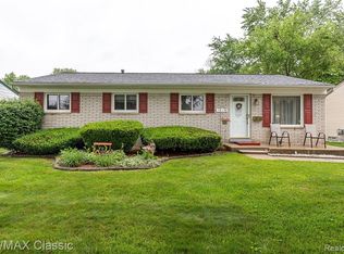 39276 Nottingham St, Westland, MI 48186
