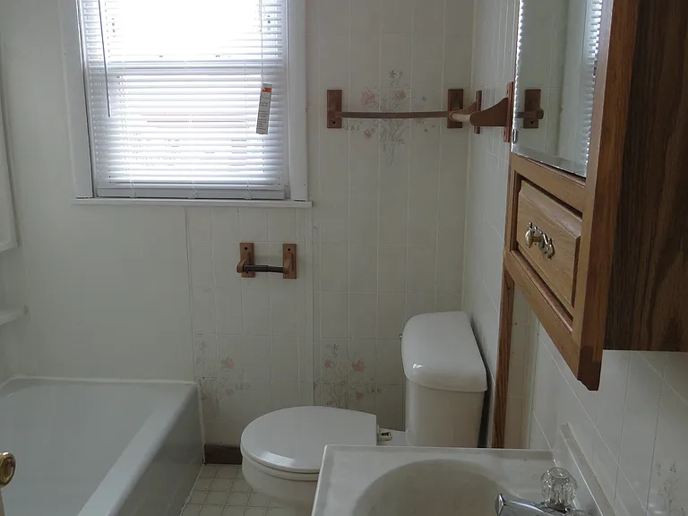 239 Harriman Ave S #UPPR — Photo 5