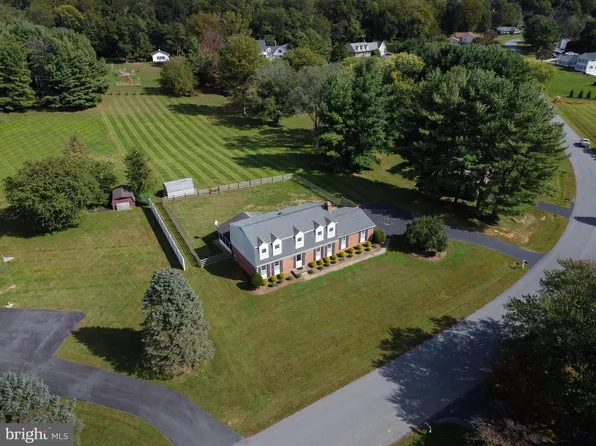 17412 Madison Ave, Hamilton, VA 20158