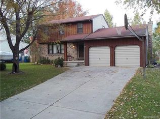 43 Regency Dr, Grand Island, NY 14072