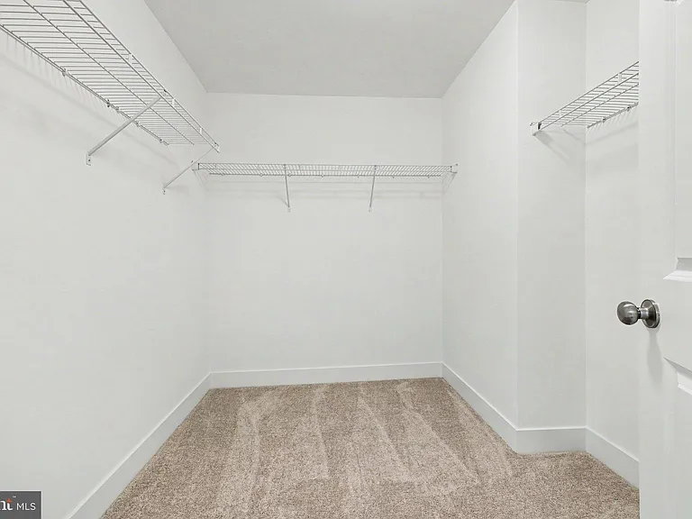 104 Madison Dr — Photo 15