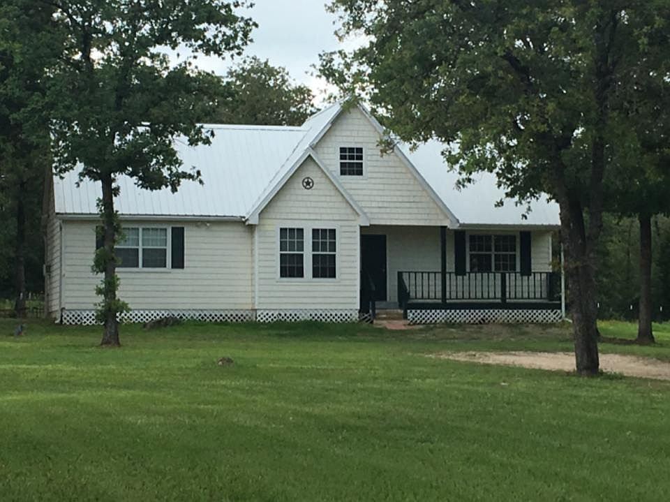 View of property front.