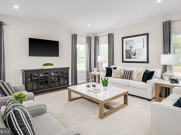 4th image of 103 Rivoli Ct