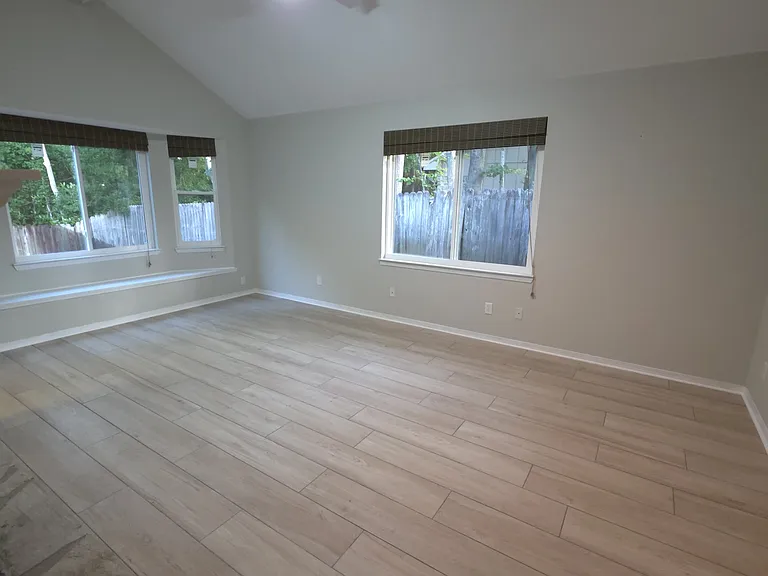 614 Avenue De La Dauphine — Photo 20