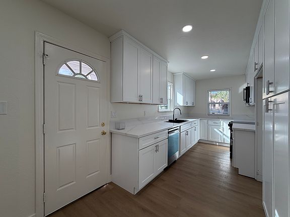 3rd image of 1844 Pontenova Ave