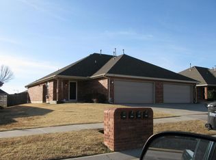 906 SW 37th St, Moore, OK 73160