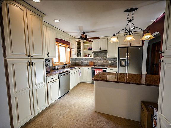 4th image of 8309 Greenview Dr
