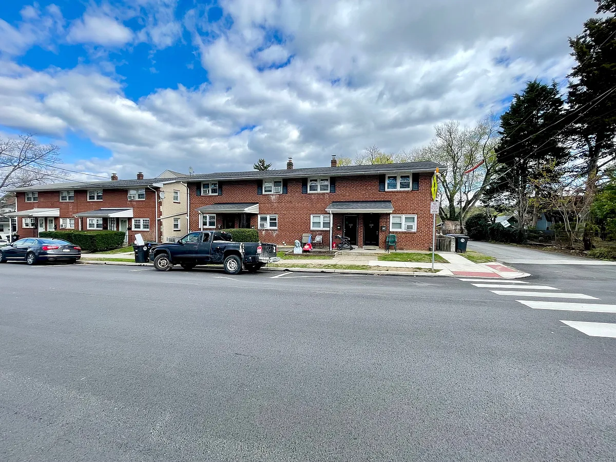 Exterior building - 525 Hallowell St #1