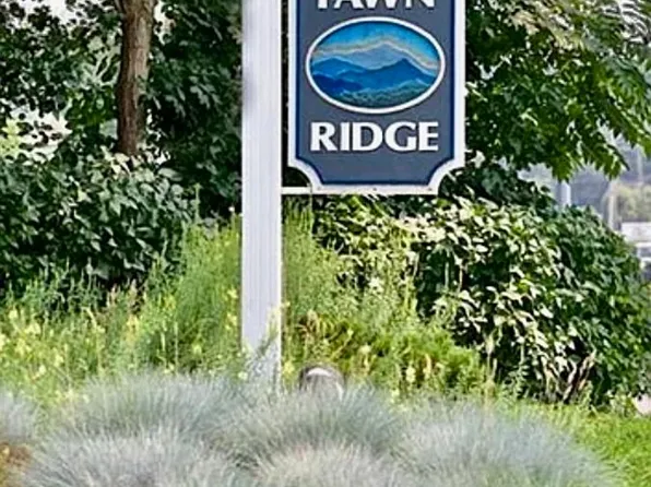 115 Fawn Ridge Ln, Norwalk, CT 06851