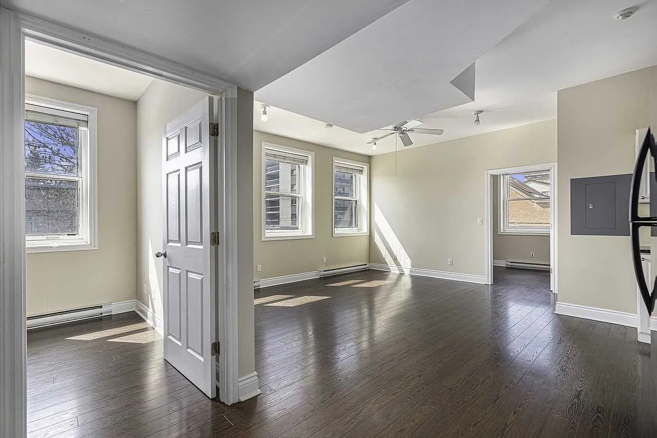 329 Johnson St Kingston — Photo 2