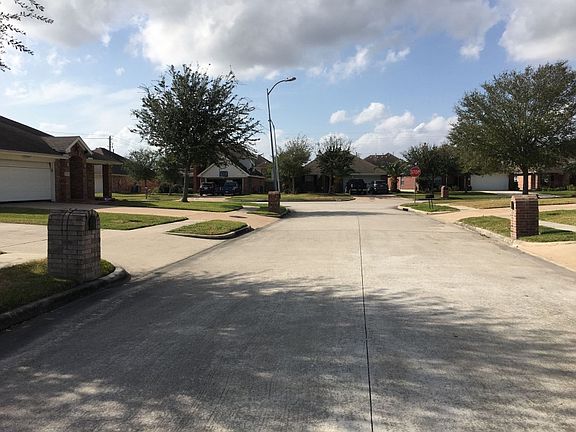 5th image of 2509 Artesia Dr