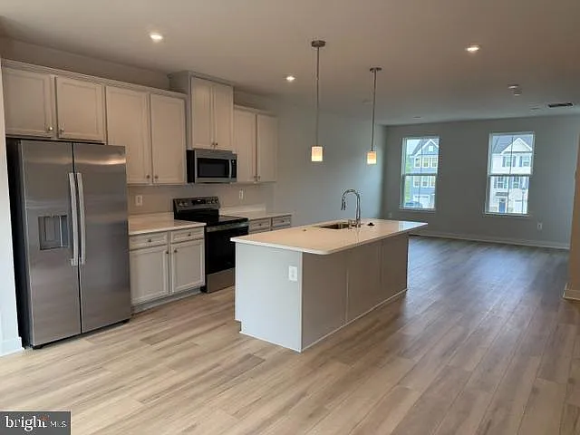 6729 Shelton Ln — Photo 20