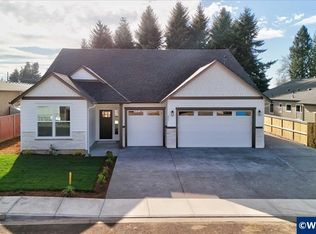 211 NE Broadway St, Sublimity, OR