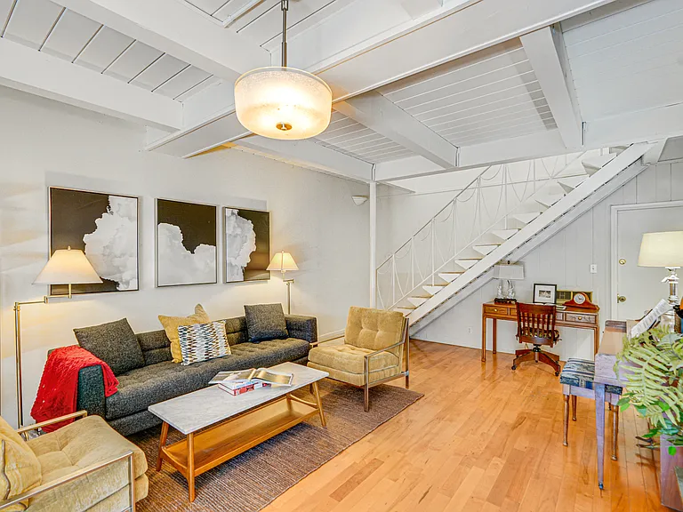 4268 Troost Ave — Photo 4