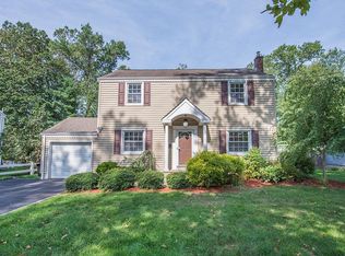 21 Wellington Rd, Livingston, NJ 07039