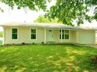 1417 Saint Theresa Ln, Saint Charles, MO