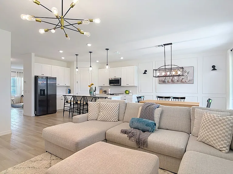 1348 Sterling Pointe Dr — Photo 11