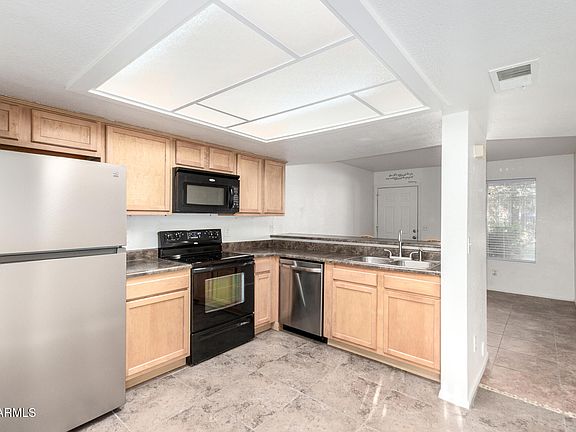 4th image of 19601 N 7TH Street #1029