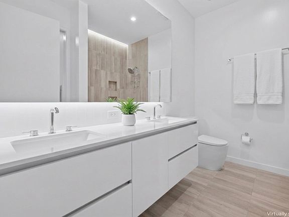 4th image of 313 W 17th St #2603