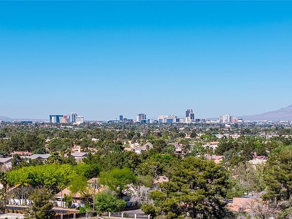 5th image of 3993 S Mojave Rd