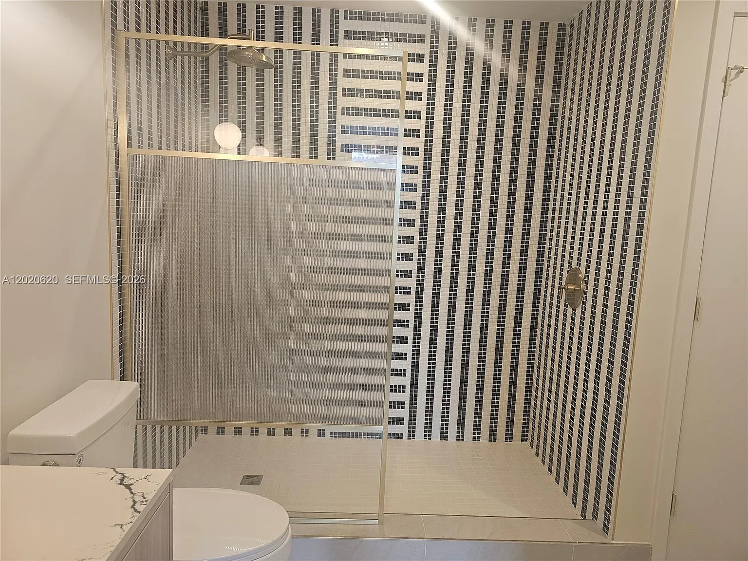 Nomad Condo — Photo 2