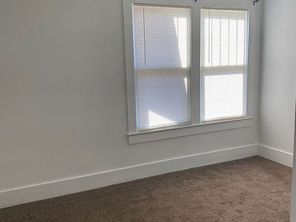 5th image of 1021 E 5th St
