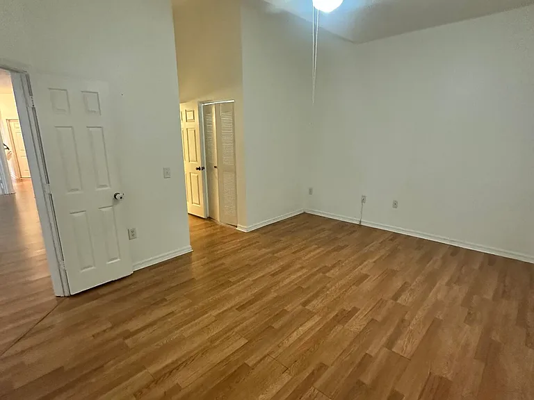 220 Crestwood Cir #106 — Photo 13