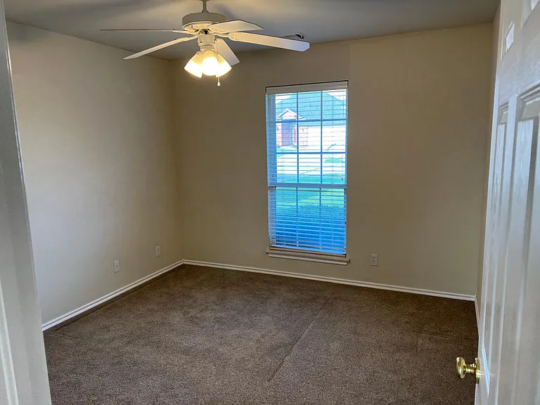 9601 Southlake Dr — Photo 16