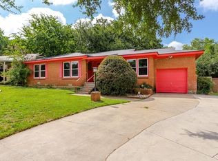 116 Oak Dr E, Hurst, TX 76053