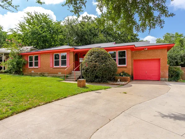 116 Oak Dr E, Hurst, TX 76053