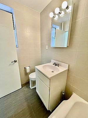 4th image of 178-28 Wexford Ter #3B