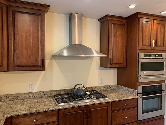 3rd image of 4481 Jeanne St