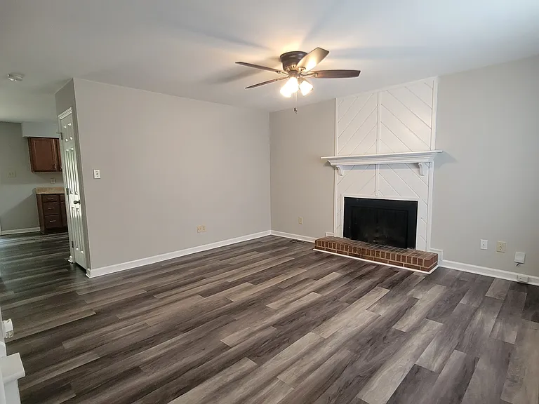 100 Bramble Ct — Photo 2