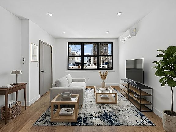 2nd image of 52 28th Ave