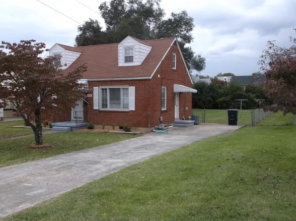 2412 Churchill Dr NW, Roanoke, VA 24012