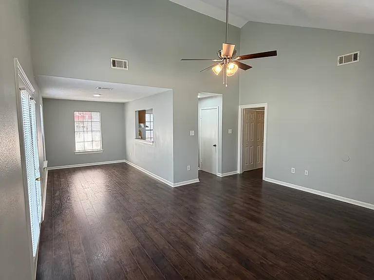 724 N Bullion Ave #724 — Photo 6