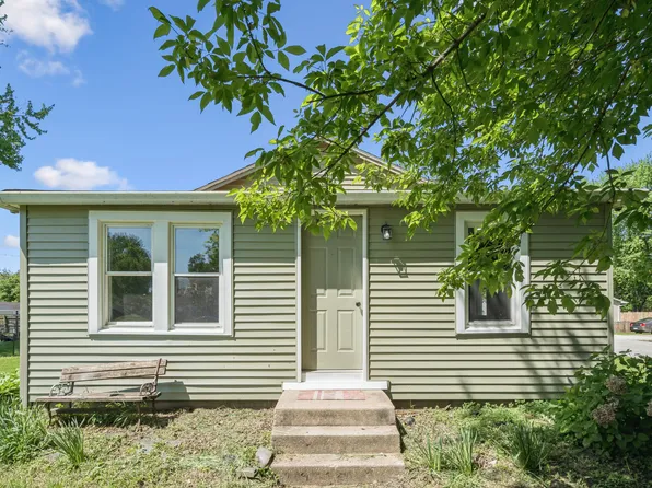 201 5th St, Colona, IL 61241