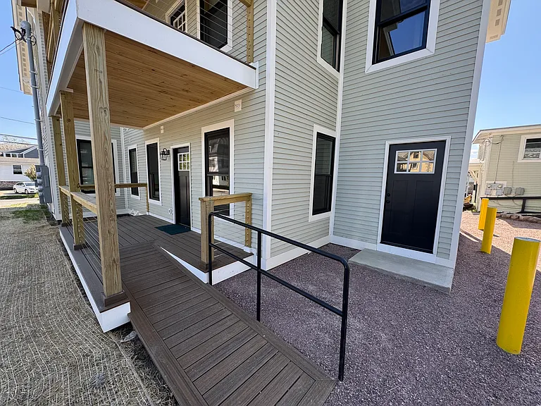 24 Grant St #2 — Photo 2