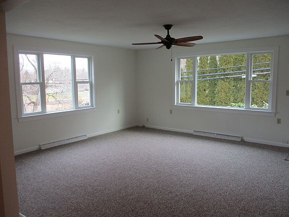 5th image of 131 Portsmouth Ave