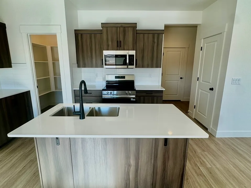 5706 S Weehawken Ln #1