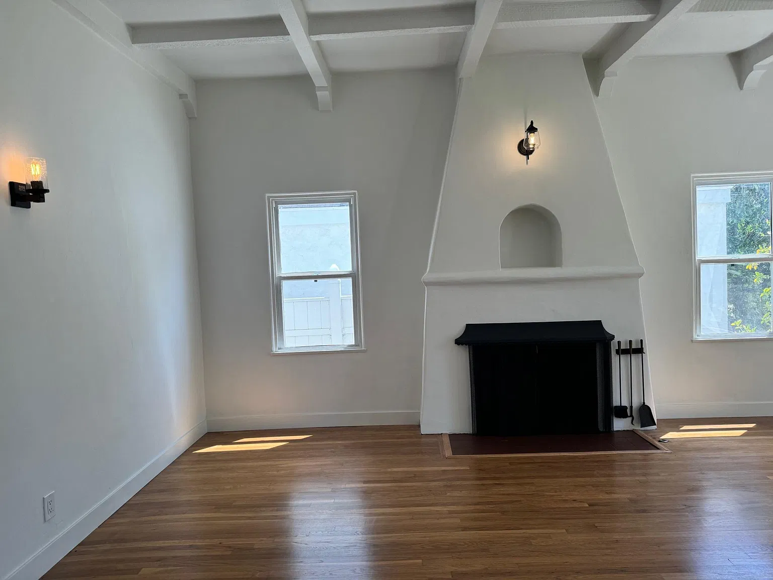 2 bed, 1.5 bath, 1755 sqft, $5,700 — Photo 2