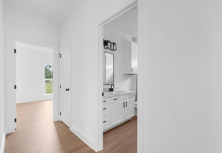 24715 Waterford — Photo 11