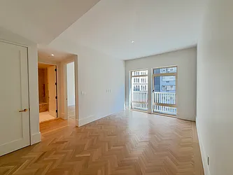 815 Broadway, #401