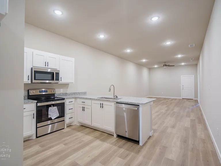 2701 Baron Ave — Photo 2