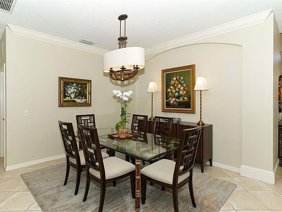 5th image of 9056 Willowbrook Dr