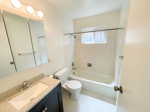 5th image of 1422 Floribunda Ave