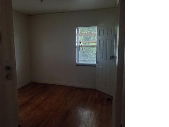 4th image of 6456 Abington Ave