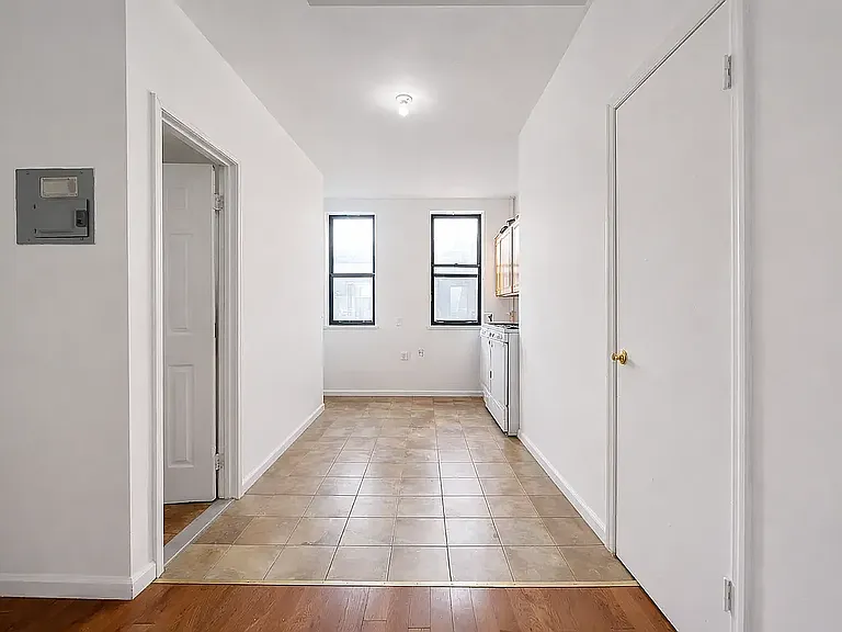 294 Harman St #2TT — Photo 1