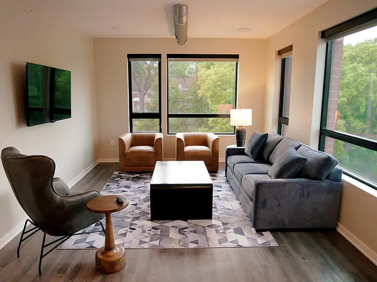 Leavenworth Lofts — Photo 9